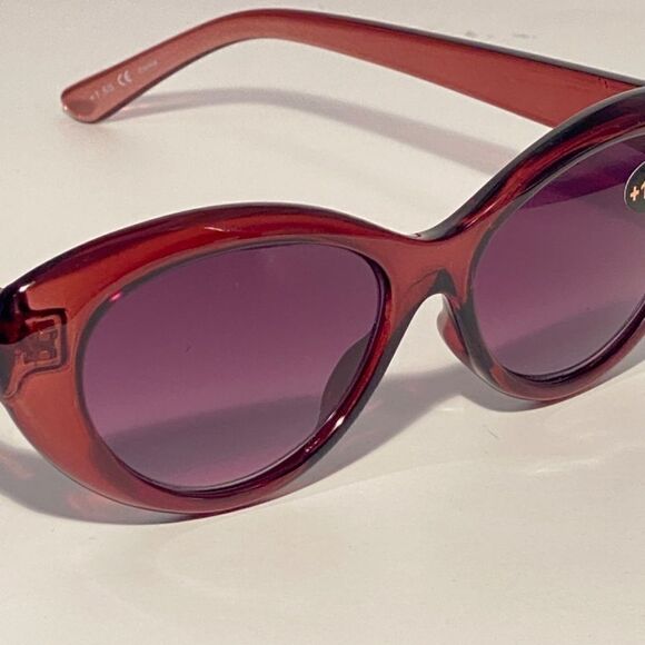 0833 Reading Sunglasses 1.50 Clear Cranberry Sweetheart Frames Purple Lenses NWT main image 9